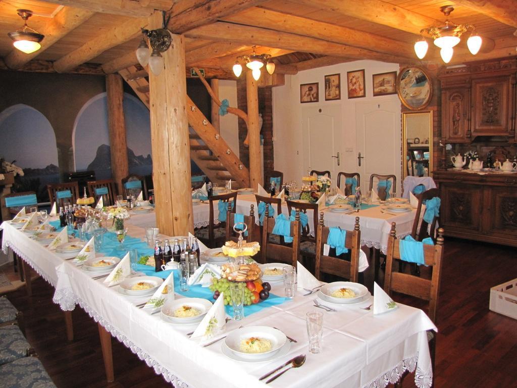 Gosciniec Grek Zorba - Pokoje I Domki 4 Osobowe - 16Km Od Zator Energylandia Homestay *