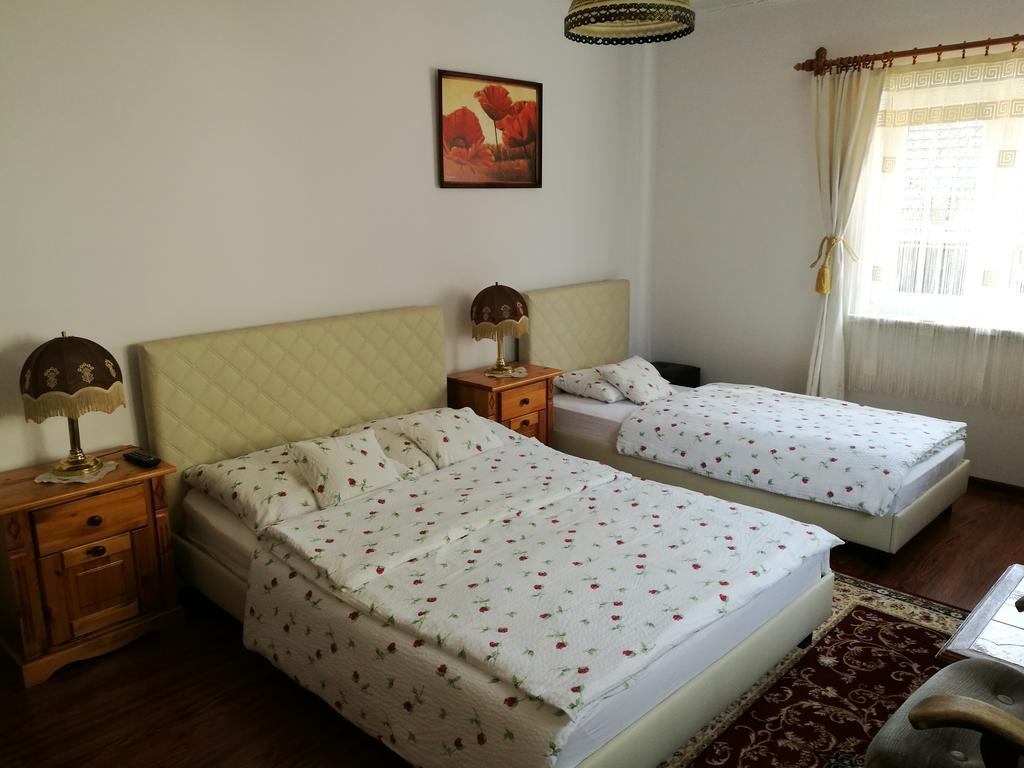 Gosciniec Grek Zorba - Pokoje I Domki 4 Osobowe - 16Km Od Zator Energylandia Homestay